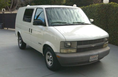 2002 chevrolet chevy astro cargo van 4.3l white