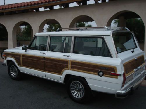 1989 jeep grand wagoneer 4-door 5.9l with factory options