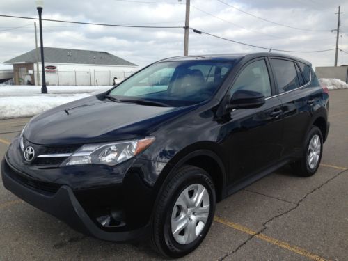 2013 toyota rav awd super low miles clear michigan title no reserve buy now!!!