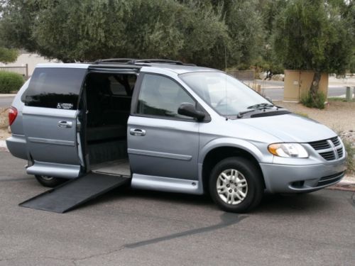 2005 dodge grand caravan se wheelchair handicap mobility van vmi conversion