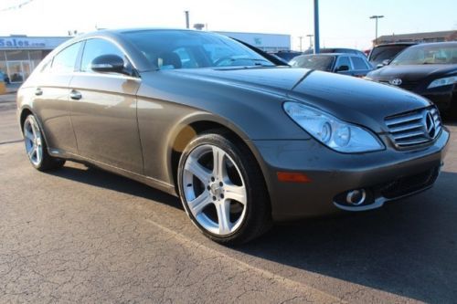 We finance! clean carfax loaded options navigation extra nice!!