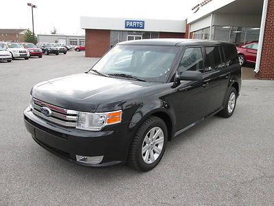 2011 ford flex se---3rd row seat---sync---