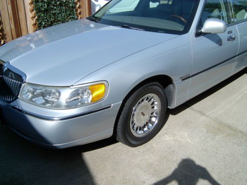 2002 lincoln towncar cartier