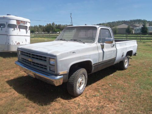 1985 chevy scottsdale 1/2 ton 4wd c-10 / k-10