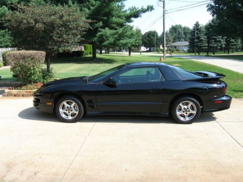 2002 pontiac firebird trans am coupe 2-door 5.7l