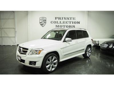 2010 glk350* nav * pano* only 44k miles* loaded* pristine!!!! must see