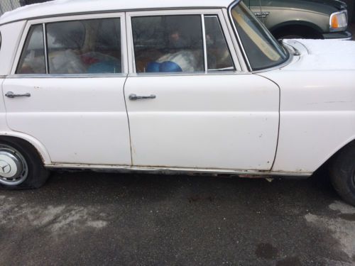 1965 mercedes benz   190d  4 door   classic car - not running