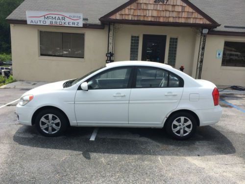 2010 hyundai accent gls sedan - clean autocheck, great on gas, fully detailed!!!