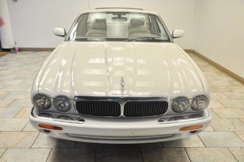 2001 jaguar xj8 white/tan low miles one of kind