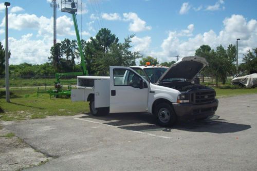 2003 ford f350 service truck with reading box 5.4 gas, auto, will ship anywhere.