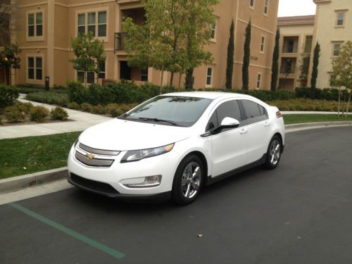 2013 chevrolet volt base hatchback 4-door 1.4l