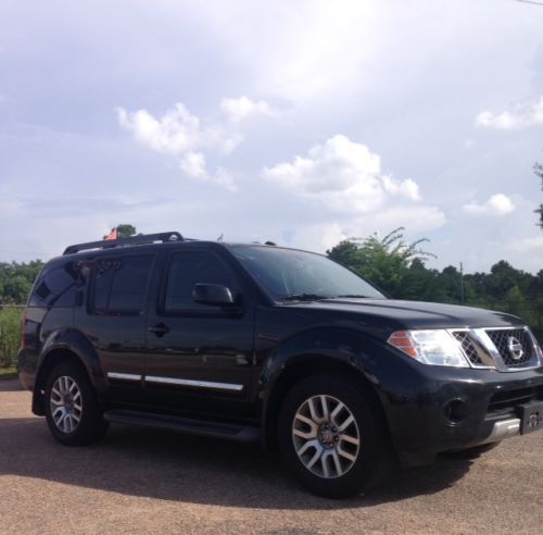 2010 nissan pathfinder le sport utility 4-door 4.0l- very clean!