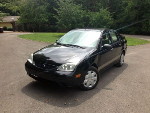 Black, 2007, ford, focus, black, spoiler, good, ac, radio, 33 mpg