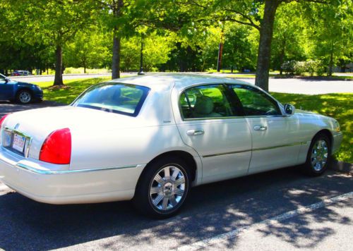 2004 lincoln town car ultimate sedan 4-door 4.6l