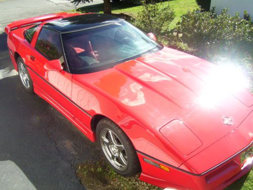 1990 chevrolet corvette base hatchback 2-door 5.7l