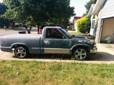 Custom chevrolet s-10 s10 2 door. 350 small block professionally done. running!