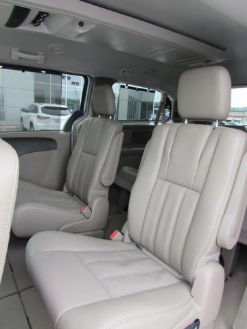 2014 chrysler town & country touring-l