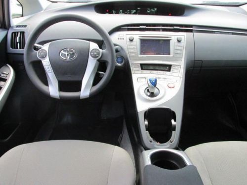 2014 Toyota Prius Three, US $26,800.00, image 2