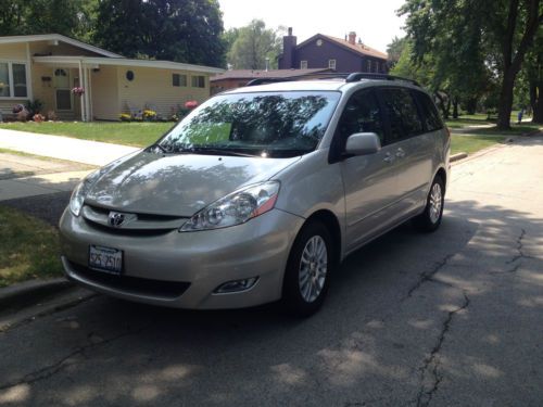 2009 toyota sienna xle dvd navigation parking sensor leather low milage must see