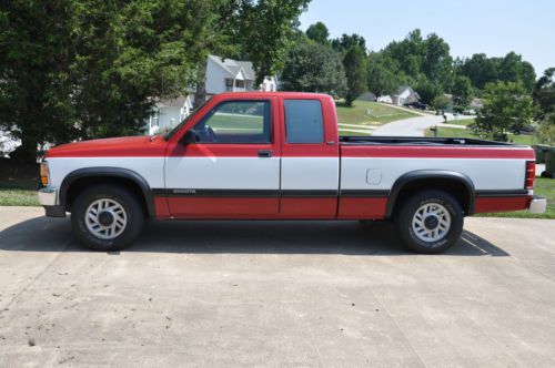 1992 dodge dakota le extended cab pickup 2-door 3.9l