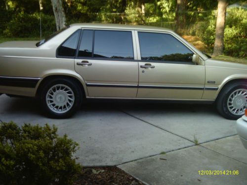 1993 volvo 960 base sedan 4-door 2.9l