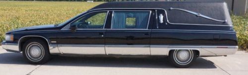 1994 cadillac fleetwood hearse with v8