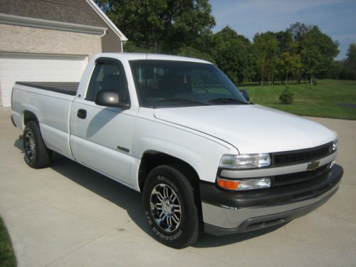 Chevy silverado 1500 pickup 2002 regular cab low mileage excellent condition