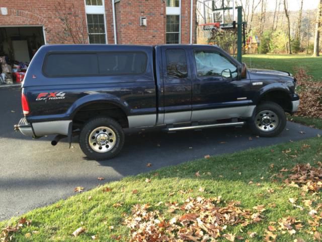 Ford f-250 xlt super cab pickup 4-door