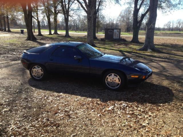 Porsche 928 s coupe 2-door