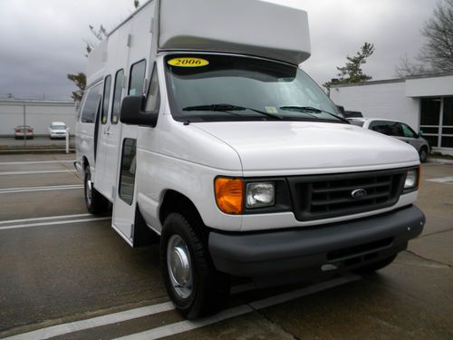 2006 ford e350 wheelchair paratransit bus in virginia