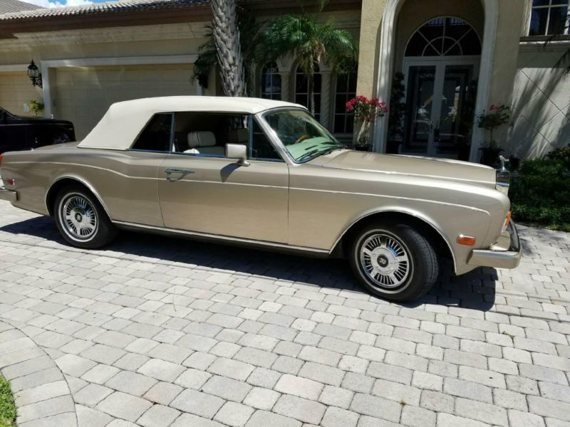 1988 rolls-royce corniche convertible.