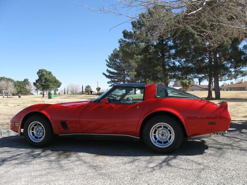 1980 chevrolet corvette base coupe 2-door 5.7l