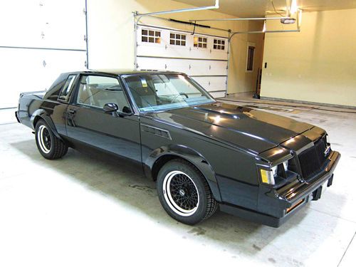 Buick gnx  851 miles -1 of 547- blue chip -register #392- selling at no reserve