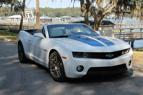 2012 white camaro convertible 2lt