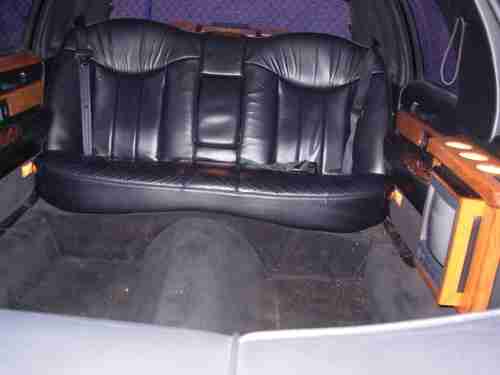 1997 Lincoln Town Car 60 INCH STRETCH Limousine 4-Door TRIPLE BLACK & LEATHER, image 7