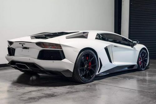 2016 lamborghini aventador lp 700-4 coupe 2d