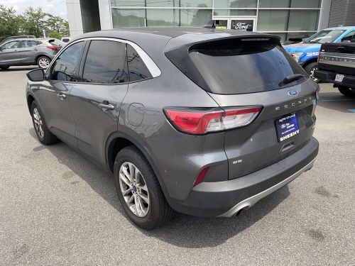 2022 ford escape se