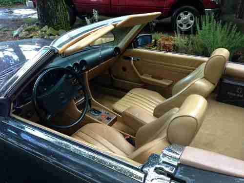 1988 Mercedes Benz SL-560 Roadster, 2 tops.  Black pearl & Palomino, US $16,000.00, image 4