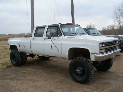 Huge 1977 lifted 1 ton chevy crew cab dually 4x4 long box