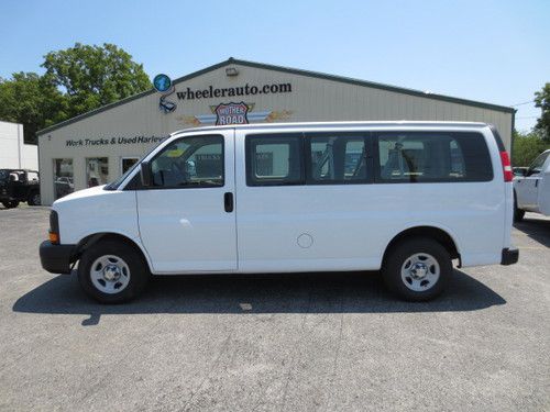 2006 chevrolet g1500 awd 4x4 8 passenger van 65k miles