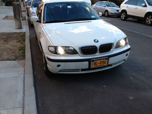 2005 bmw 330xi base sedan 4-door 3.0l