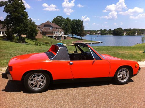 1974 porsche 914 2.0 litre completely restored, excellent condition 5 spd, ac