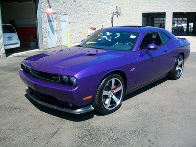 New 2013 dodge challenger srt over 470 horsepower plum crazy 6.4l v8