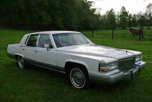 1990 Cadillac Fleetwood Braougham, 54,000 miles, Sharp Car, image 3