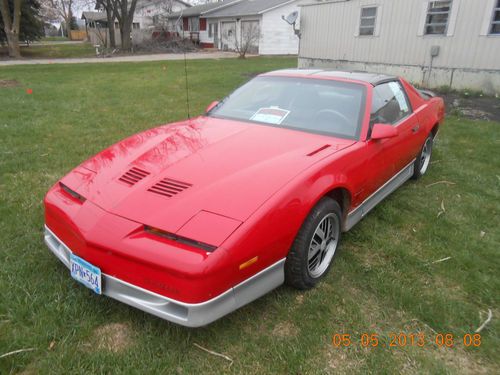 Clean 87 trans am firebird   rebuilt 350 engine