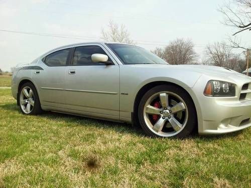 2007 dodge charger srt8 sedan 4-door 6.1l 56k miles, tastefully modded