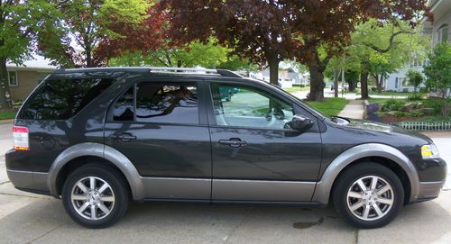 2008 ford taurus x sel wagon 4-door 3.5l; excellent condition &amp; low miles!