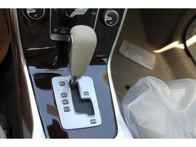 New 3.2L CD Front Wheel Drive Power Steering 4-Wheel Disc Brakes Fog Lamps ABS, US $37,505.00, image 20