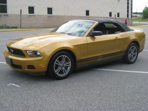 2010 ford mustang base convertible 2-door 4.0l