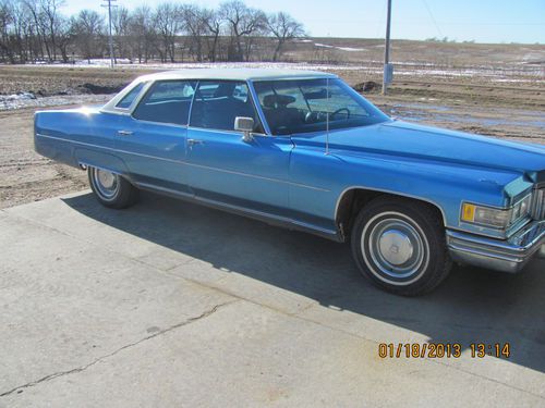 1976 cadillac deville sedan 4-door 8.2l